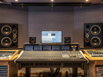 Transmission par fibre optique du son dans les studios d'enregistrement