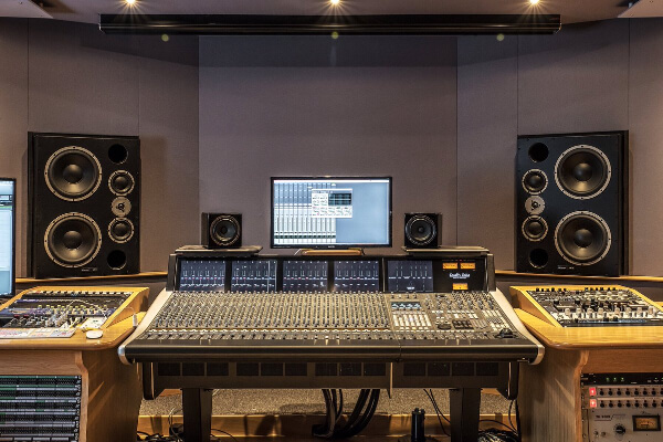Transmission par fibre optique du son dans les studios d'enregistrement