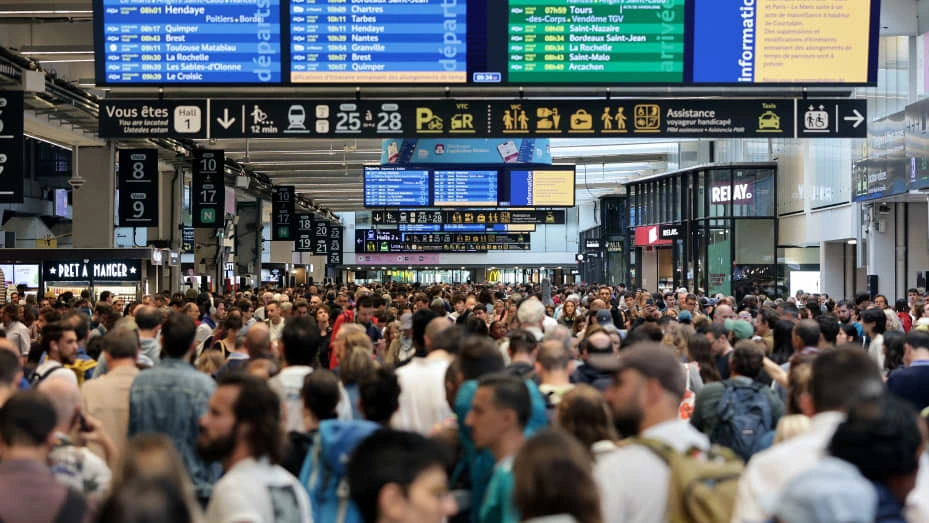 Le 26 juillet, quelques heures avant la cérémonie d'ouverture des Jeux olympiques de 2024 à Paris, le système ferroviaire français a été attaqué par un acte de malveillance qui a perturbé le système de transport.