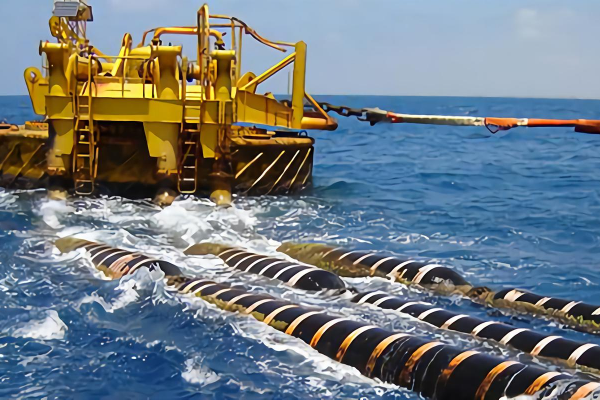 Pose de câbles sous-marins en fibre optique