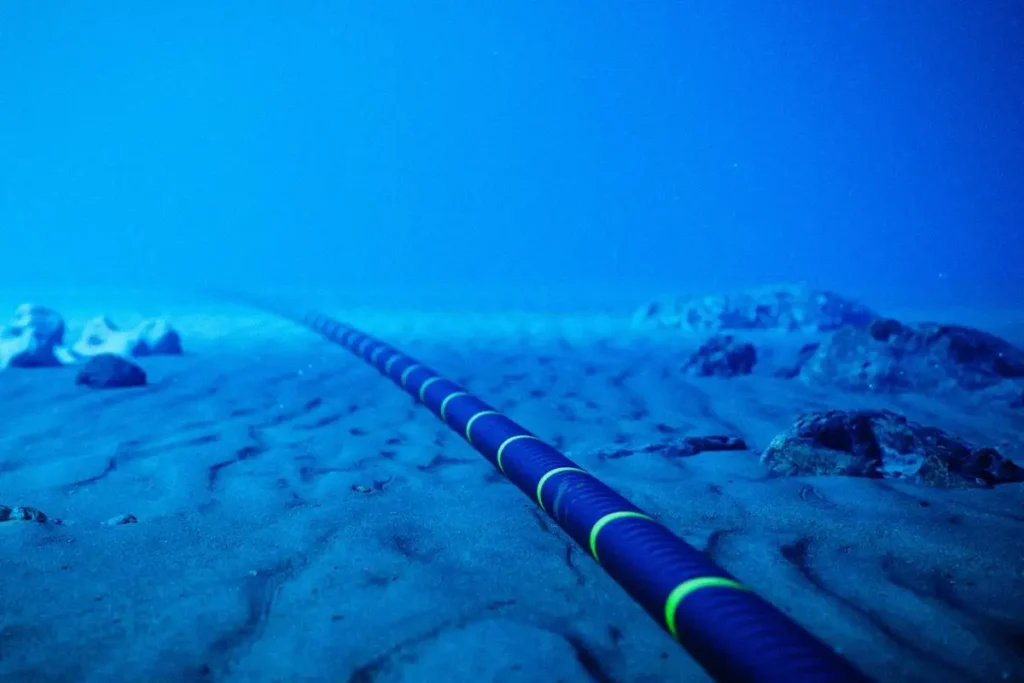 Câbles sous-marins à fibres optiques